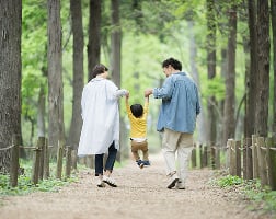 家族で幸せに暮らしている様子